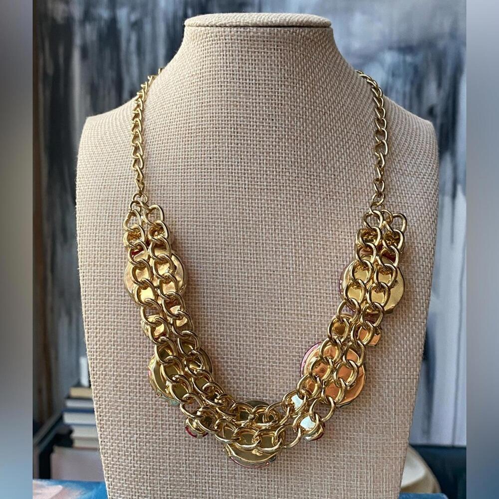 🚫SOLD OUT🚫 New York & Co. Gold-Tone Pink & White Statement BibNecklace - Picture 3 of 7